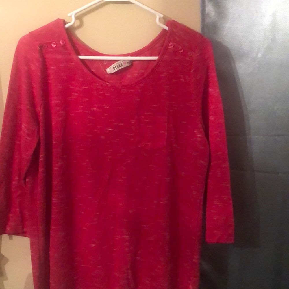 I’m in love with Derek plus hot pink top